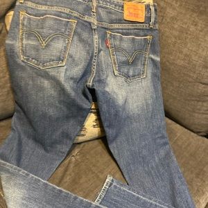 Levi’s boyfriend skinny slightly used